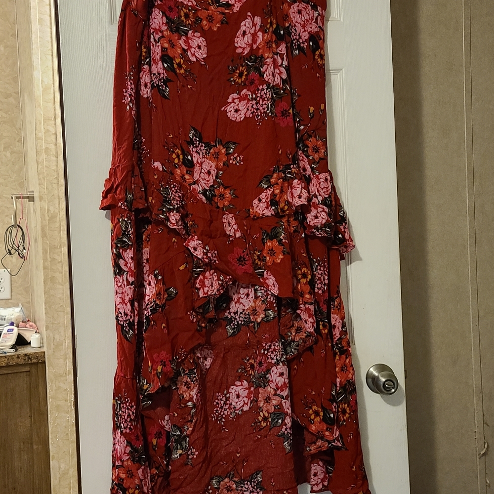 Floral hi low skirt size 4